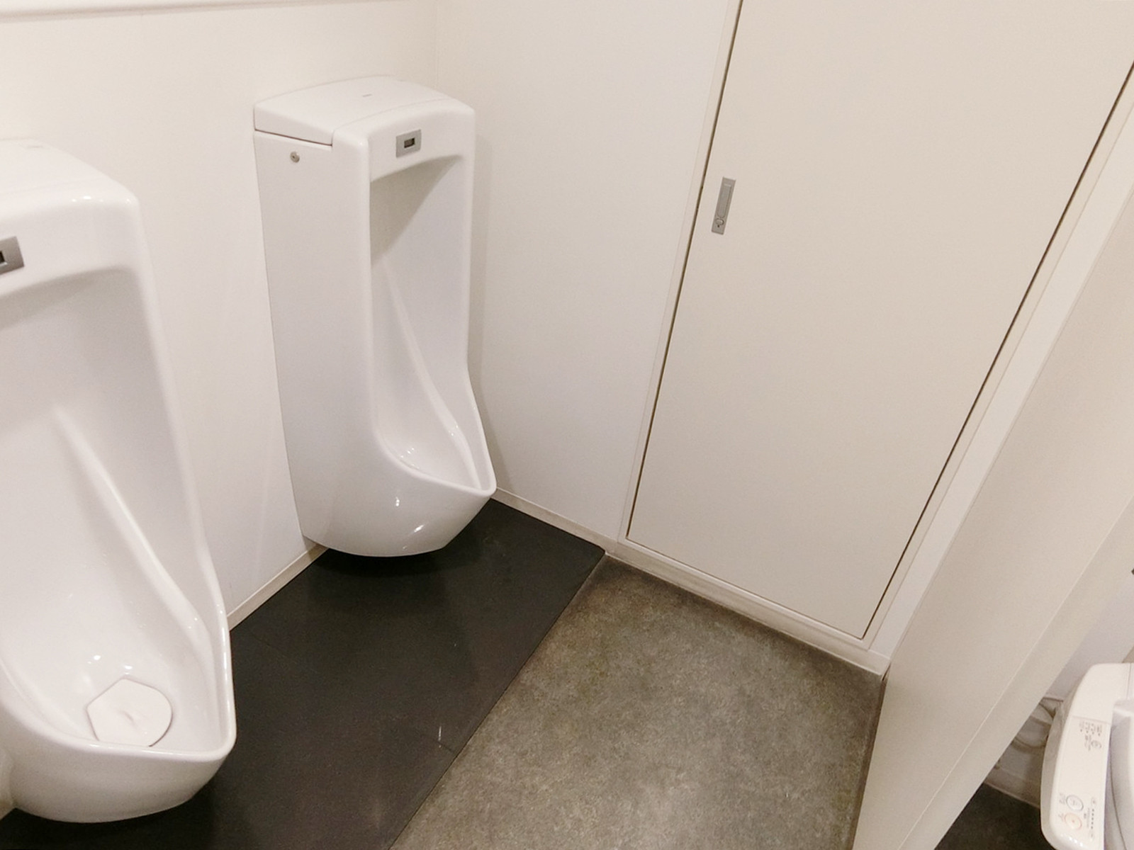 男性用トイレ