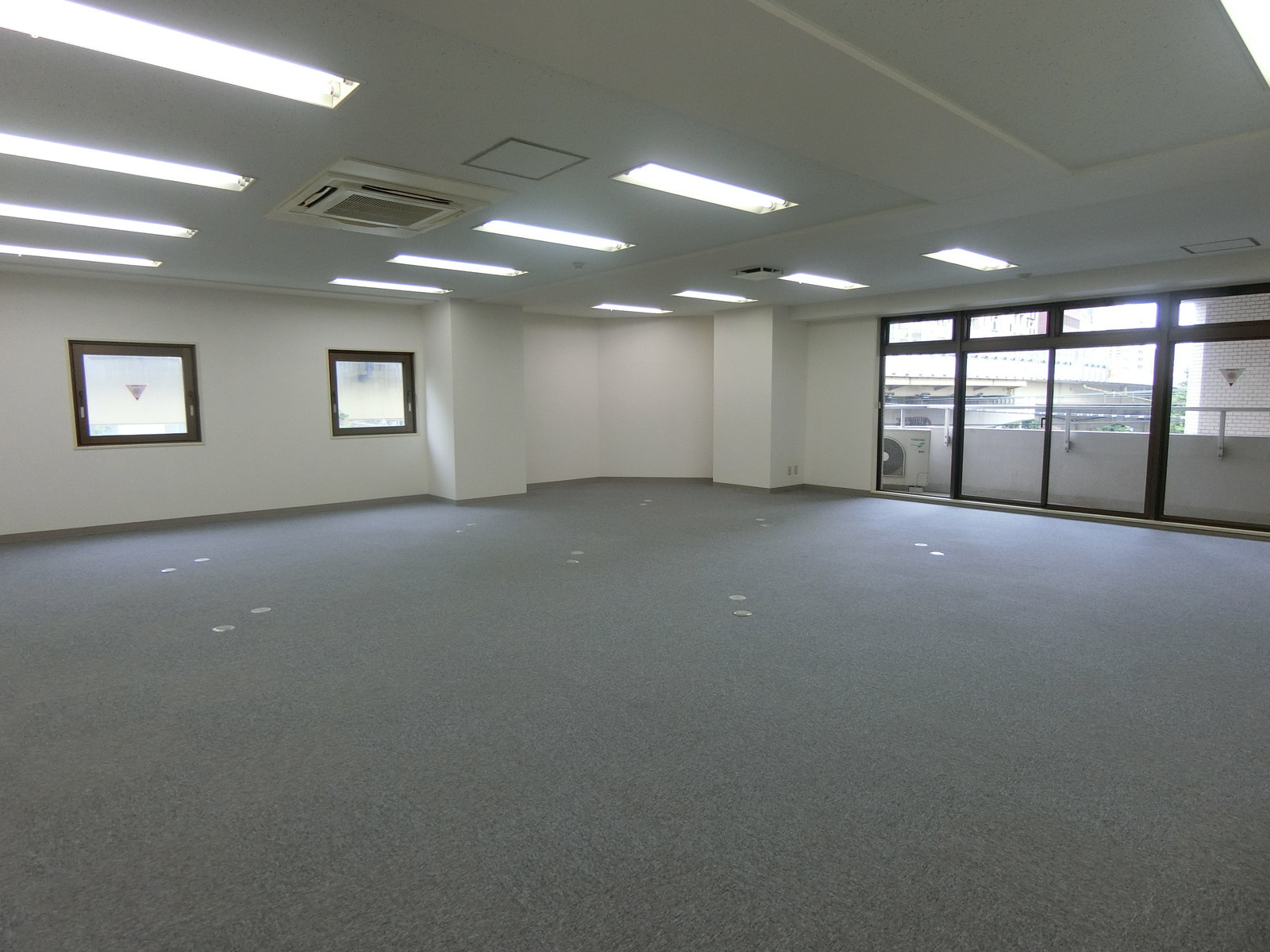 オフィス室内参考画像(4階)