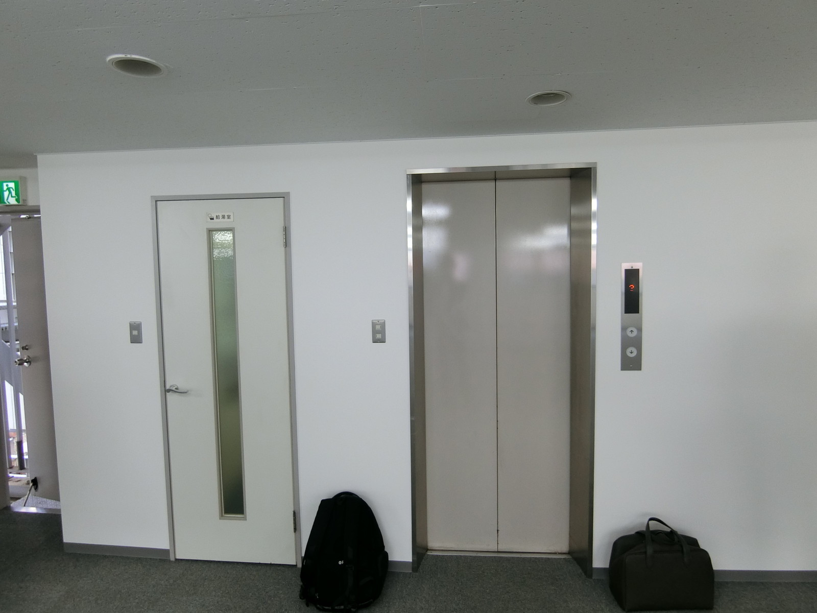 エレベーターからダイレクトイン