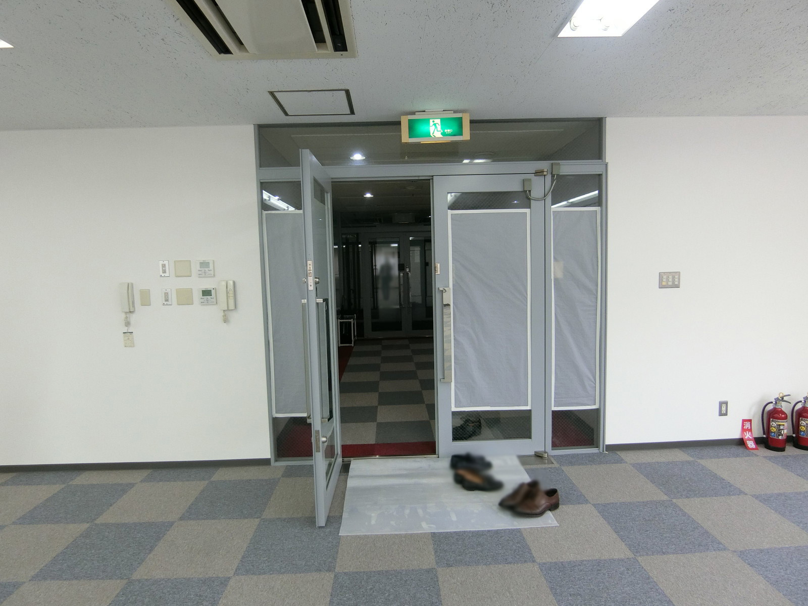 貸室出入口