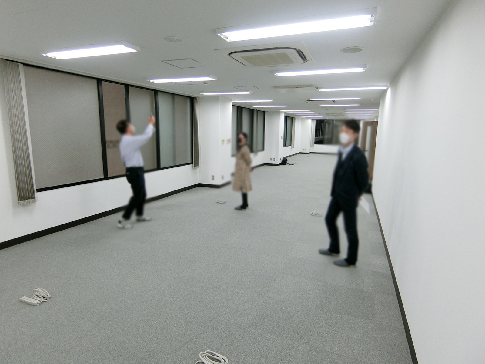 貸室奥側から見た室内