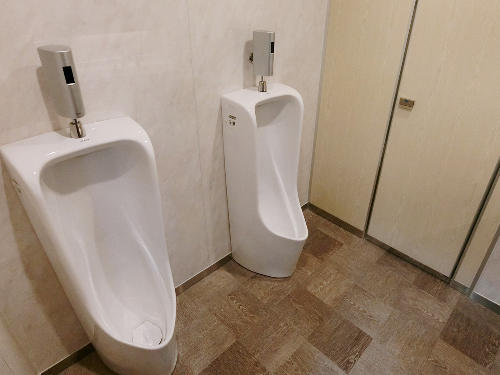 男性用トイレ