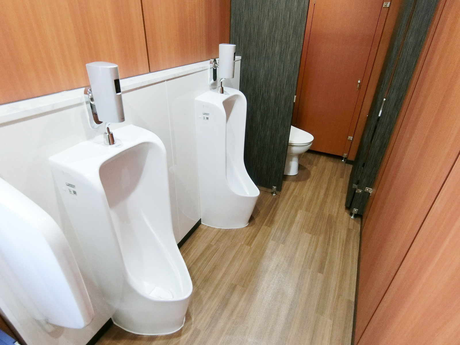 男性用トイレ