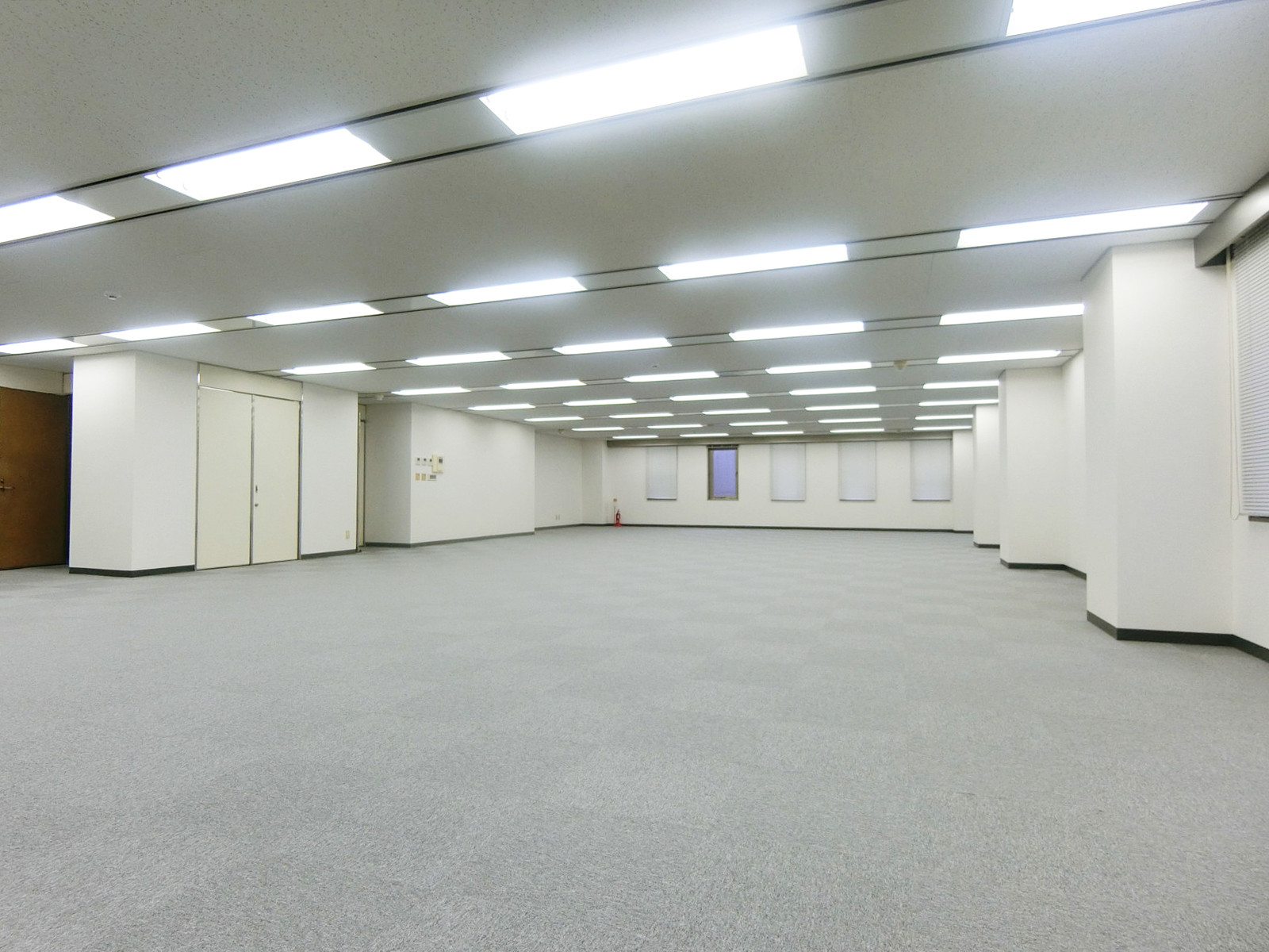 オフィス室内参考画像
