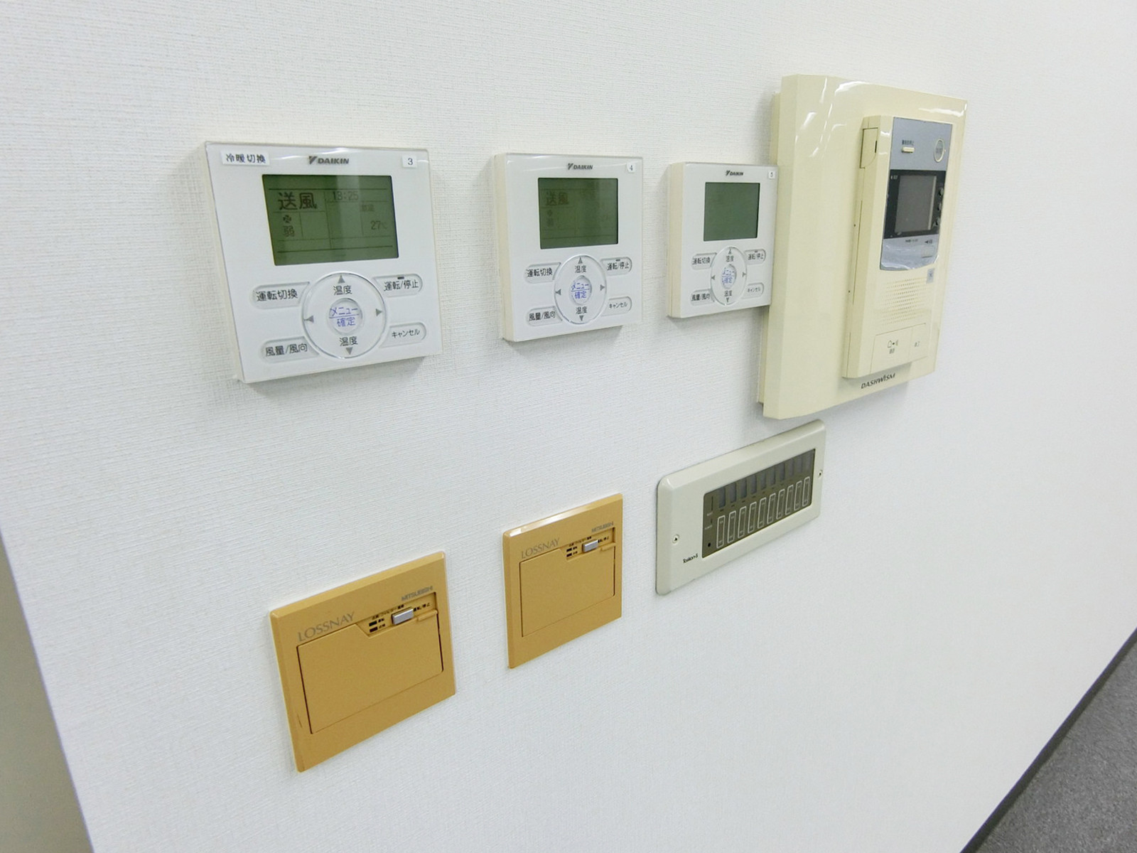 スイッチ類