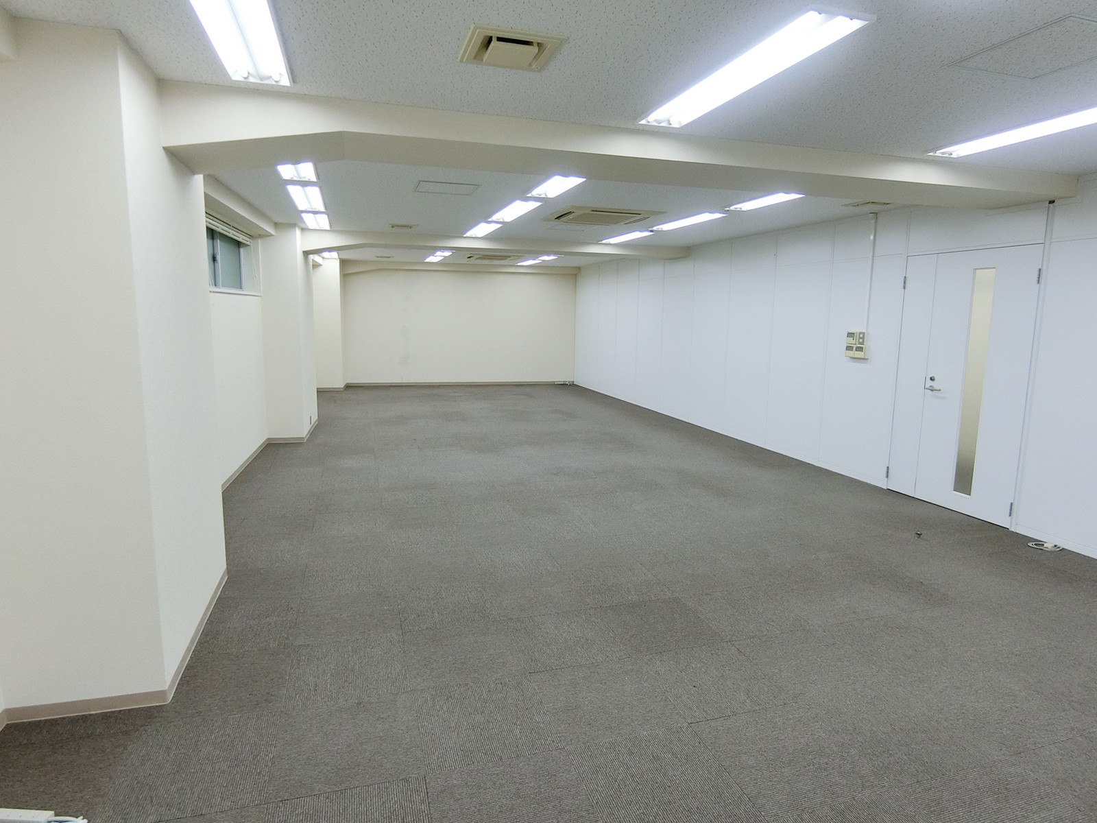 別角度の様子