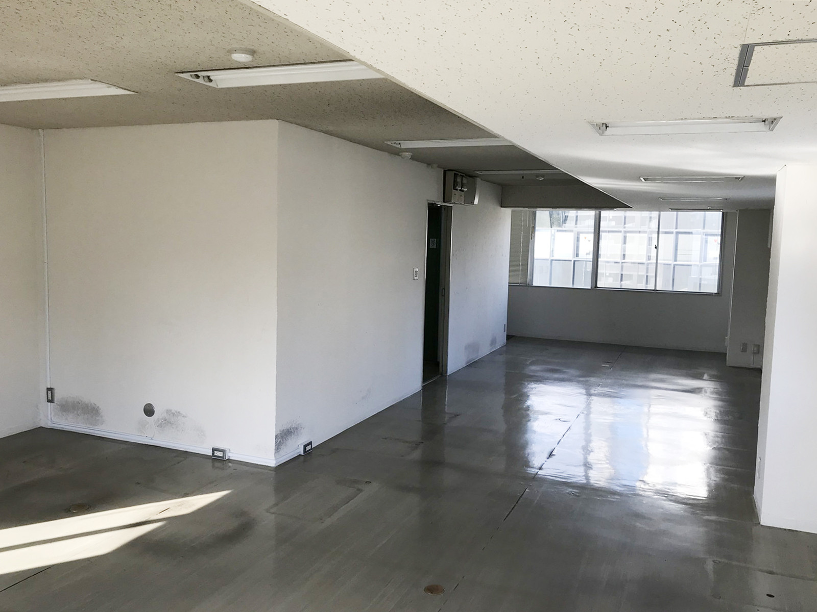 オフィス室内参考画像