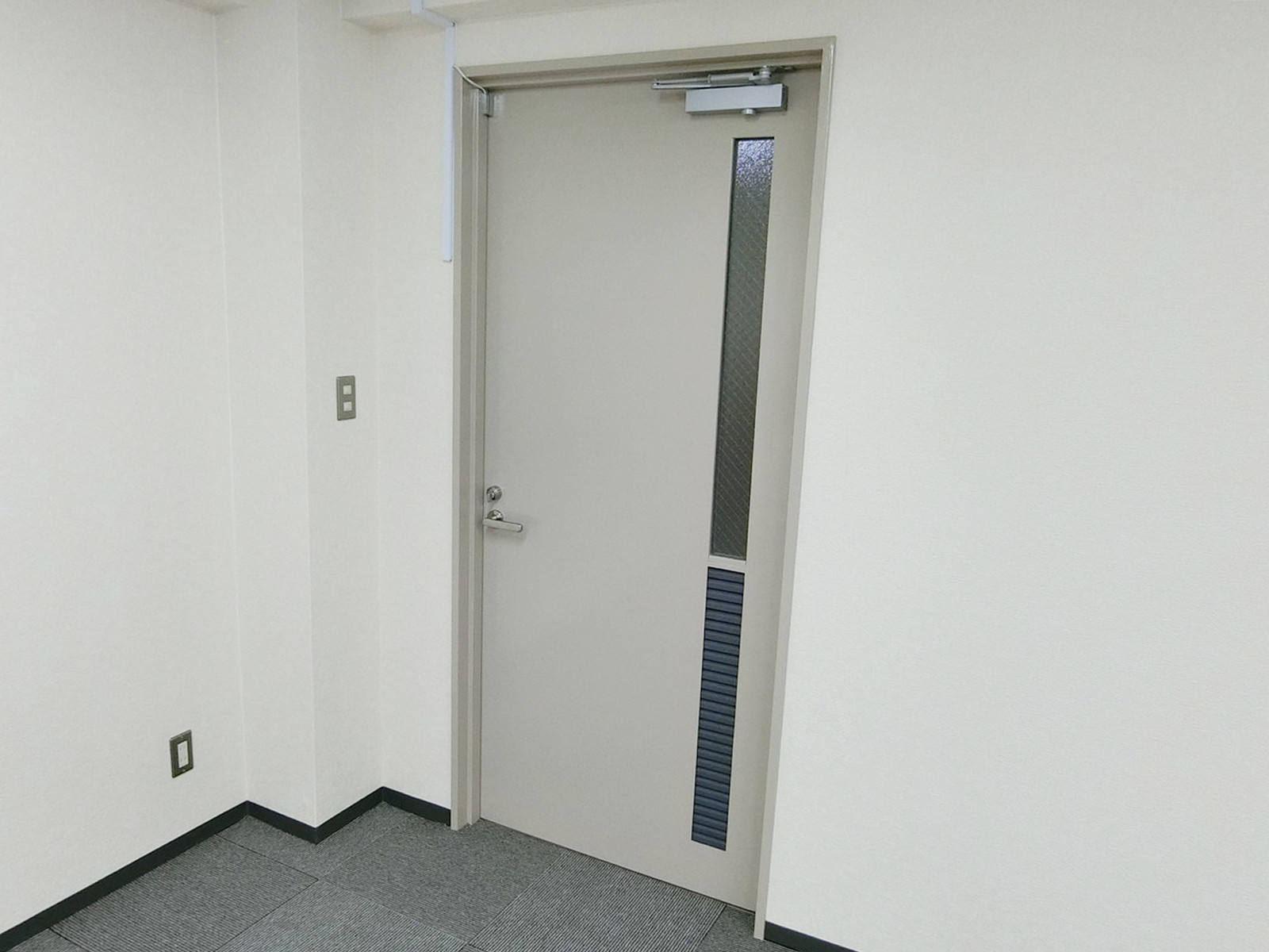 貸室出入口