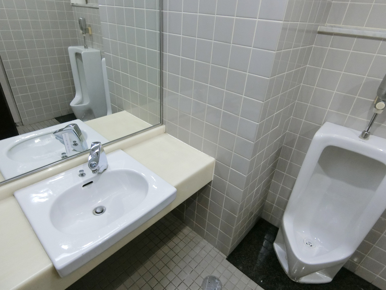 男性用トイレ