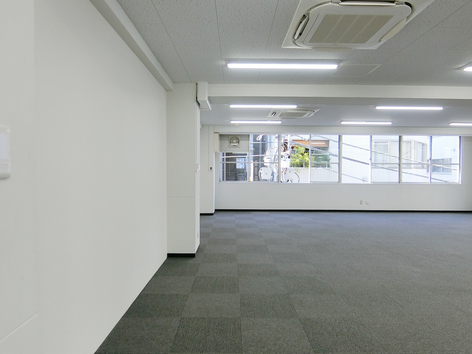 別角度の様子