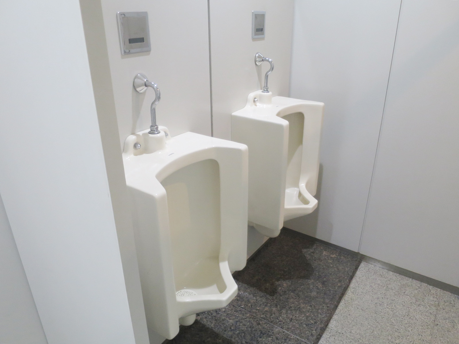 男性用トイレ