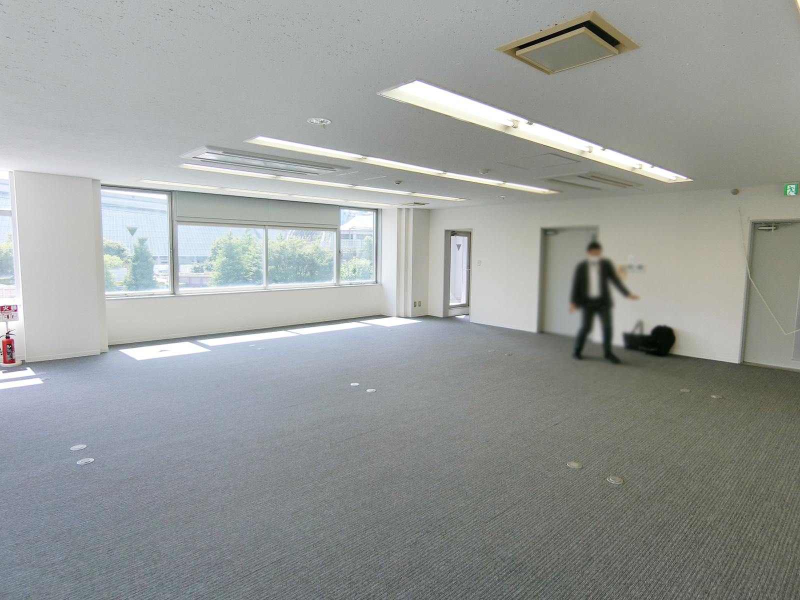 オフィス室内参考画像