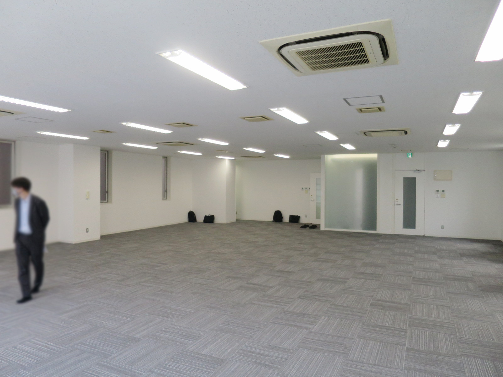 オフィス室内参考画像