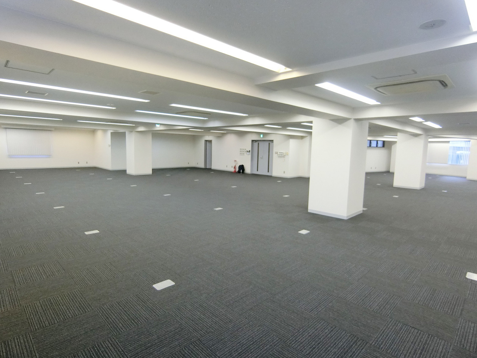 オフィス室内参考画像