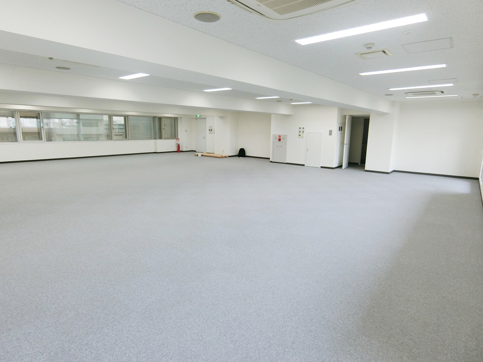 オフィス室内参考画像