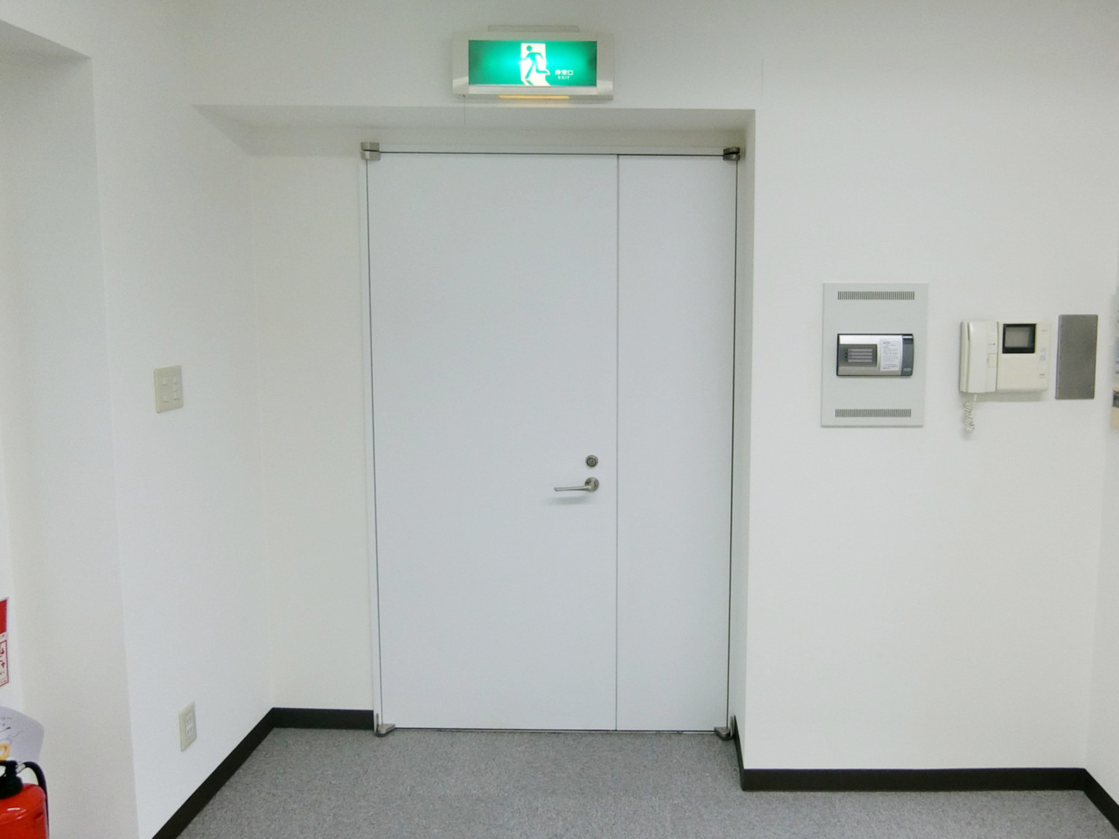 貸室出入口