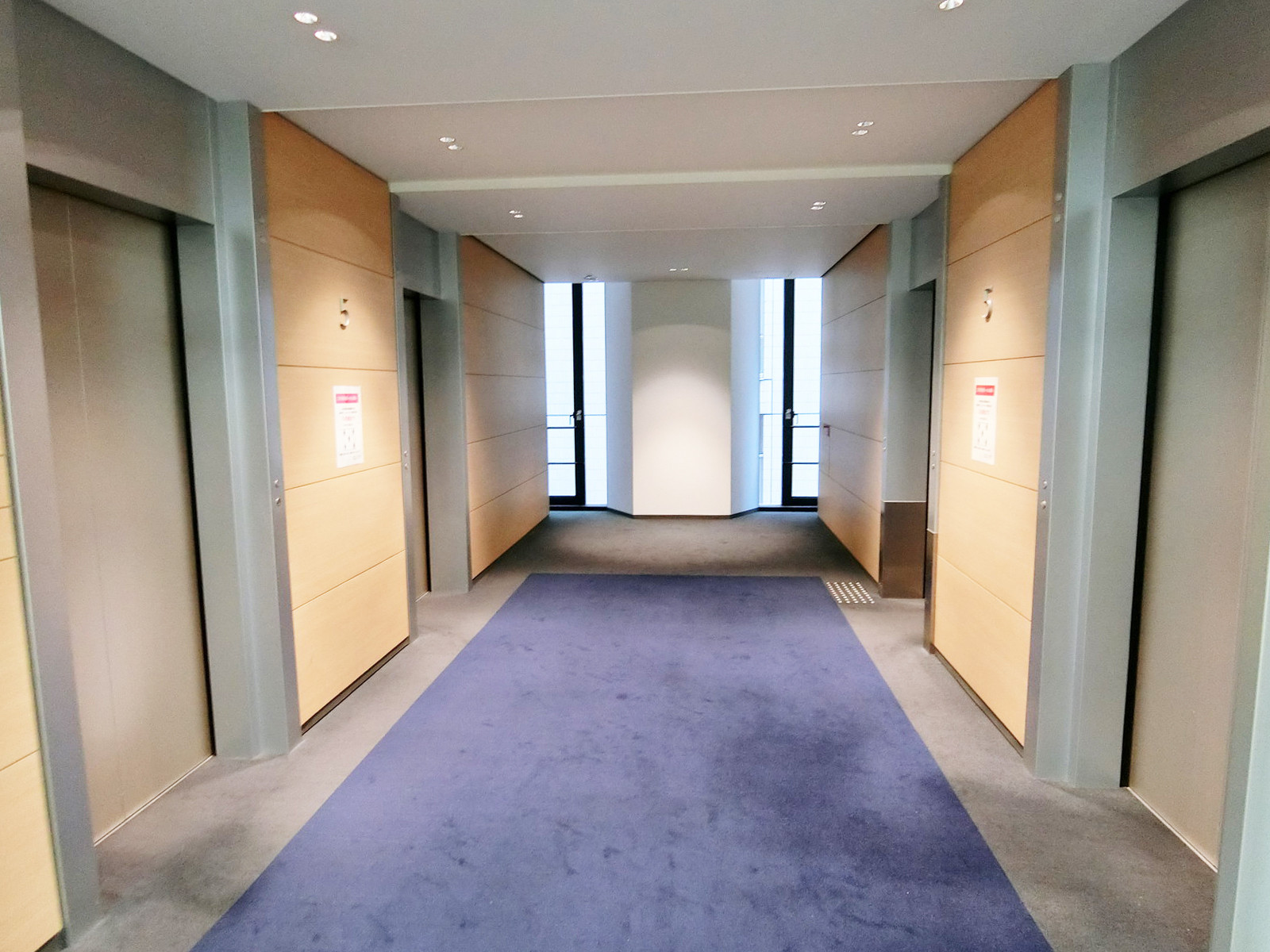 エレベーターホール