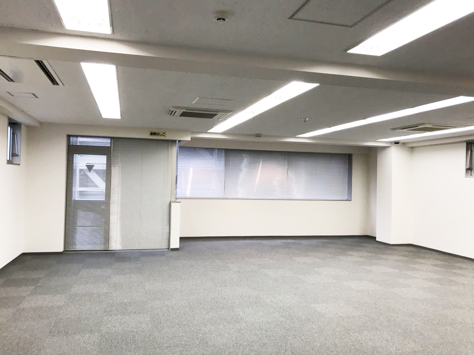 オフィス室内参考画像