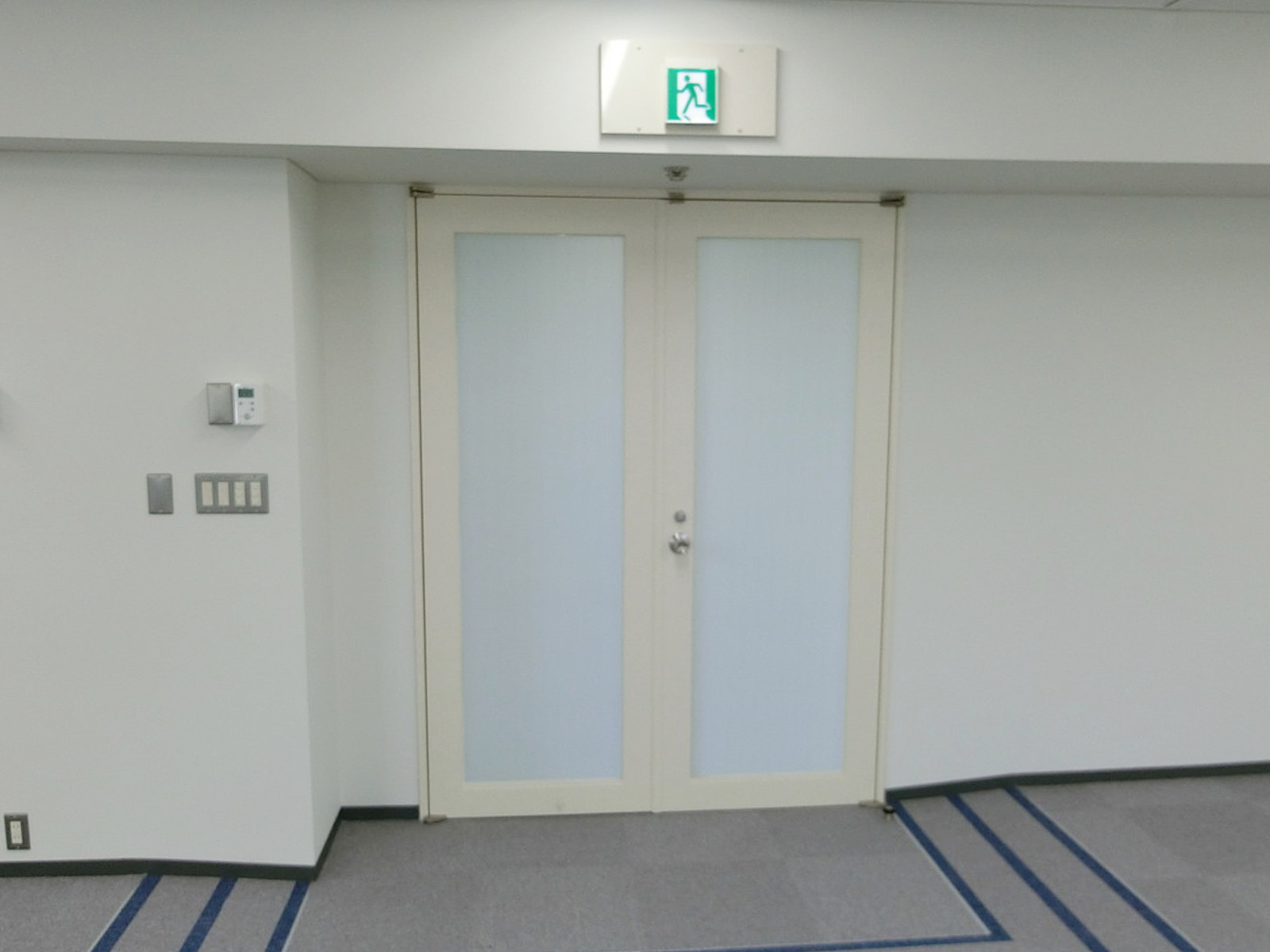 貸室出入口
