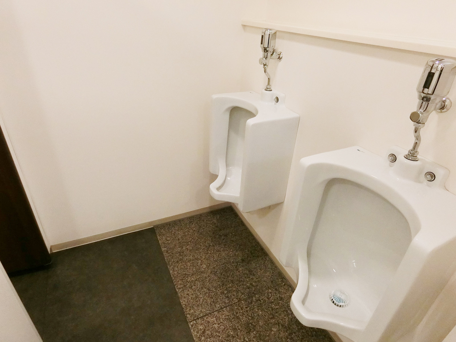 男性用トイレ