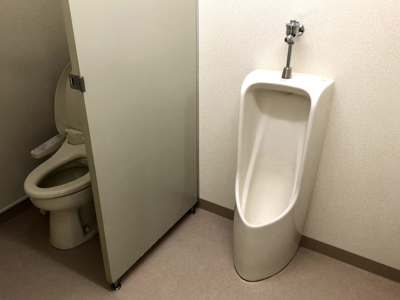 男性用トイレ