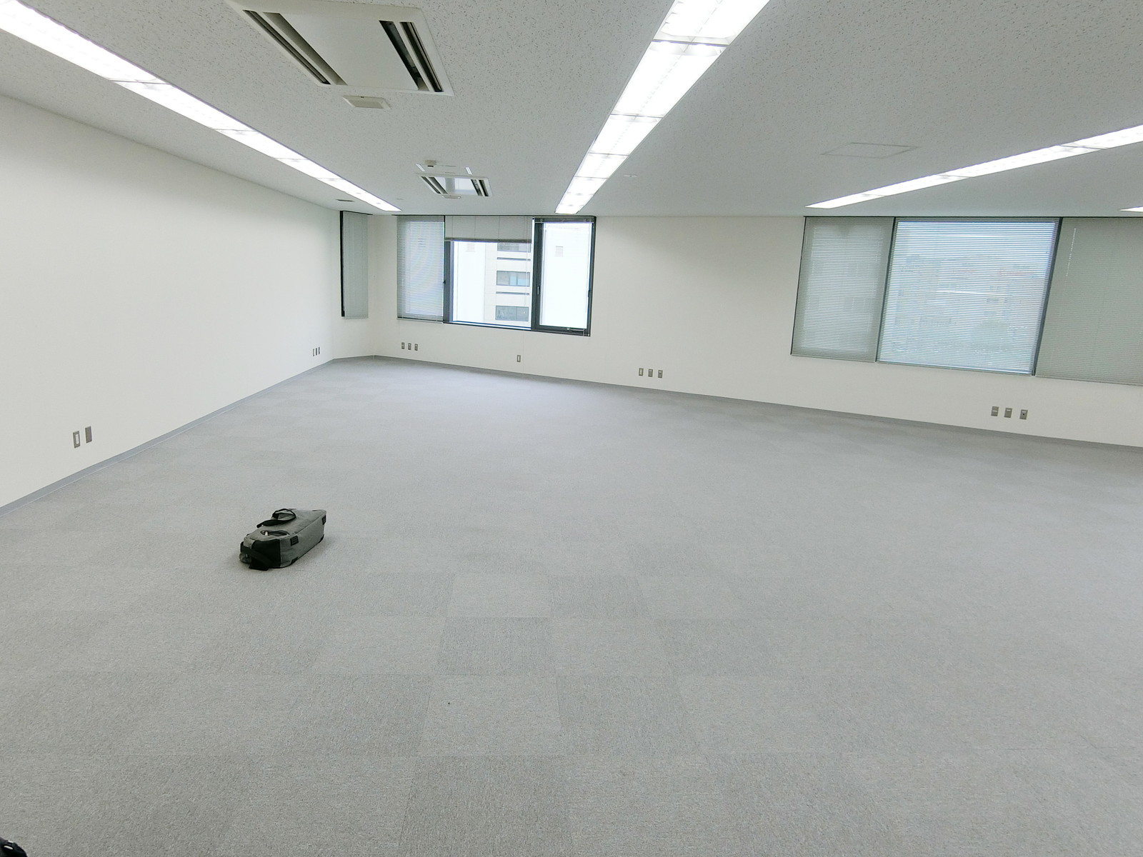 オフィス室内参考画像