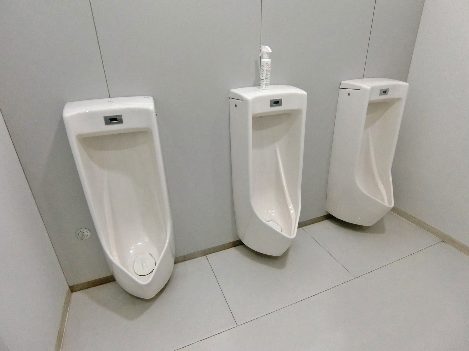 男性用トイレ
