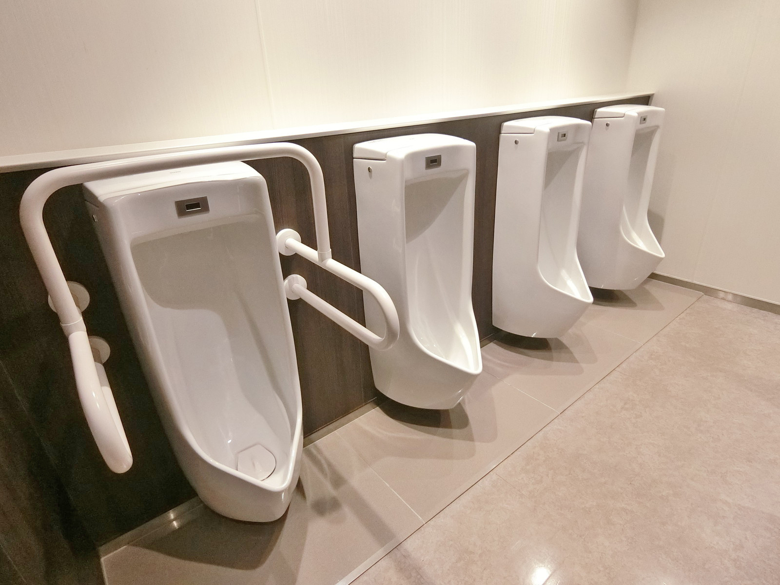 男性用トイレ