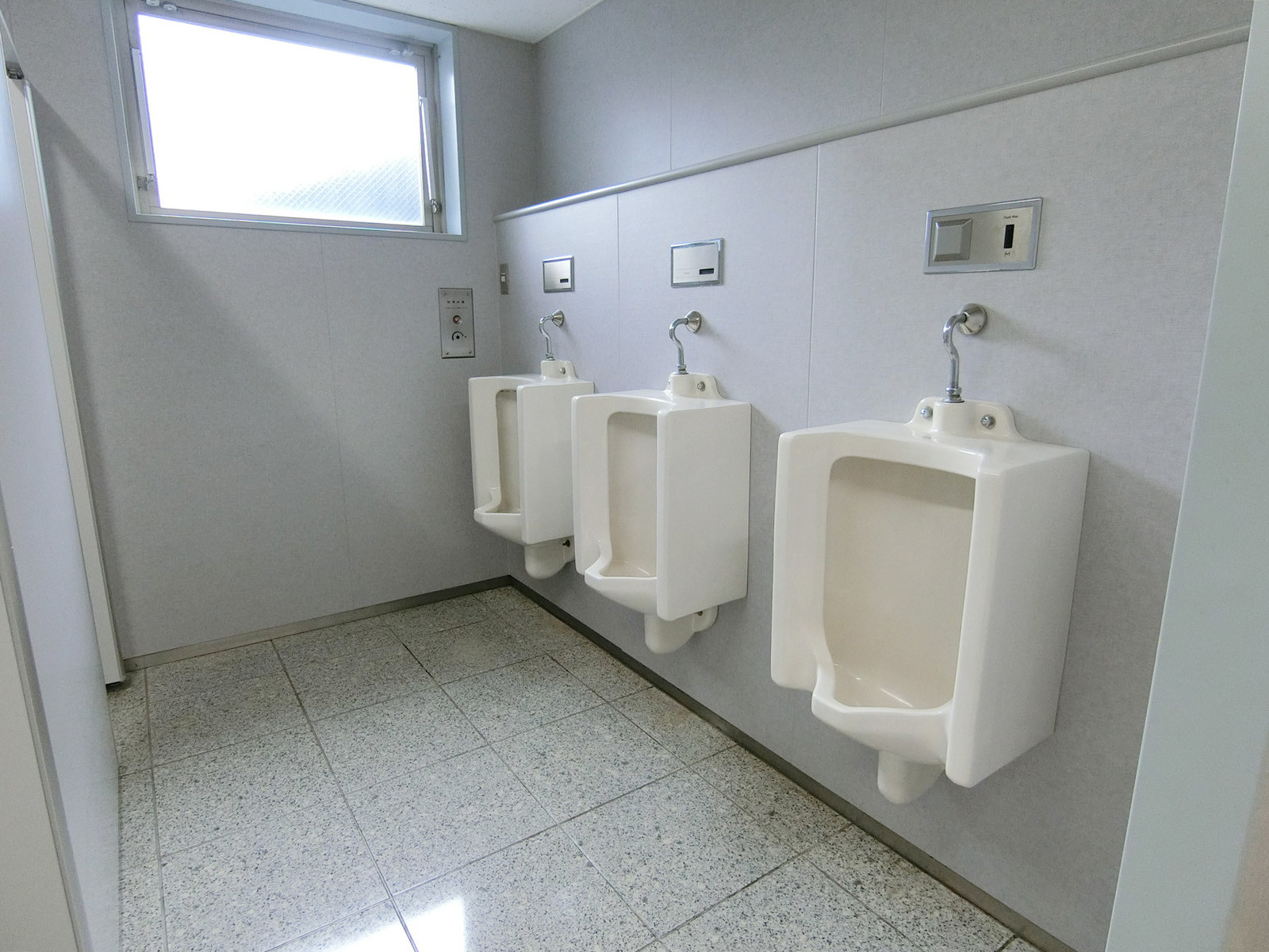 男性用トイレ