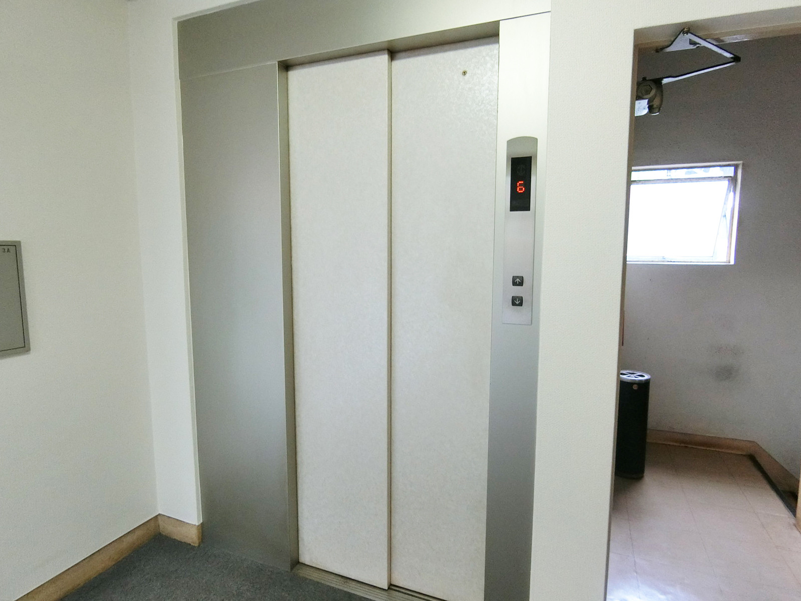 エレベーター