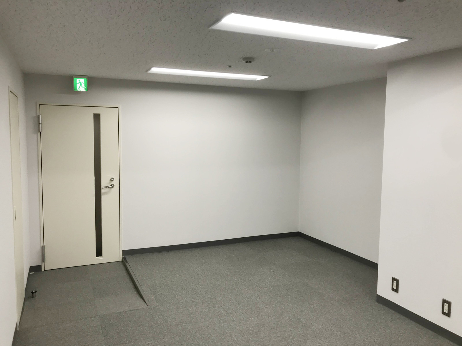 別角度の様子