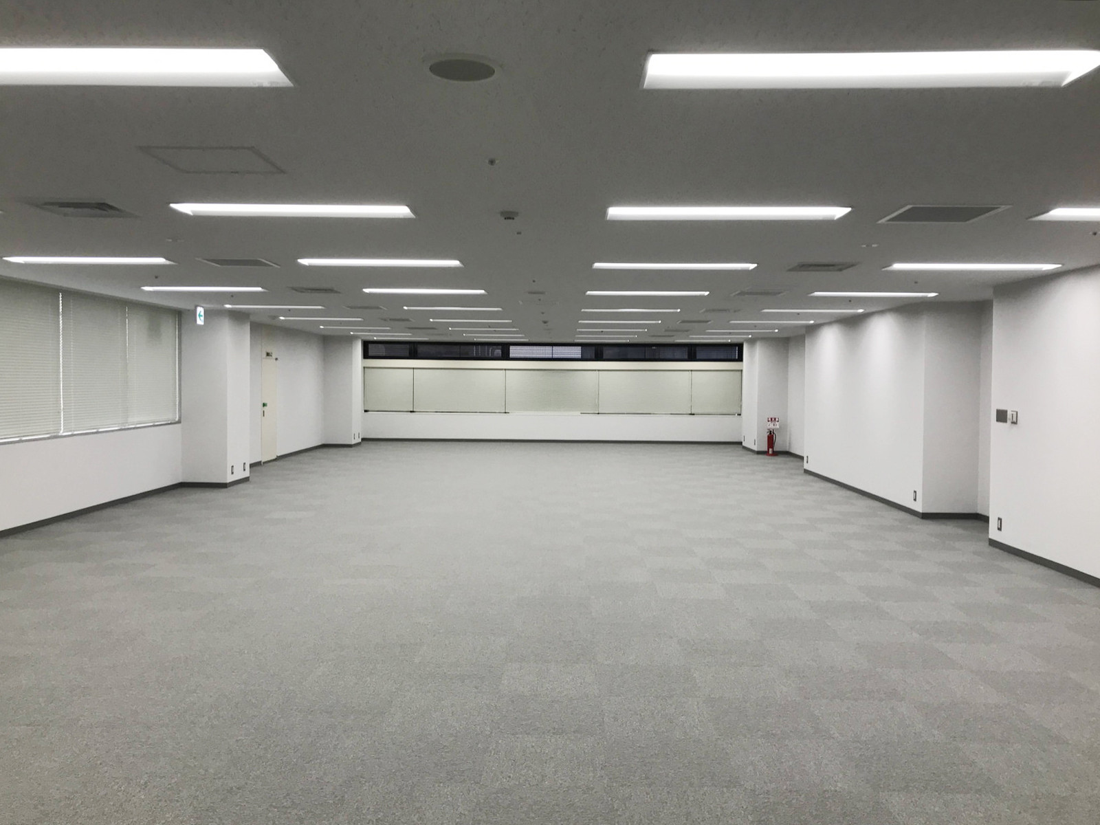 オフィス室内参考画像