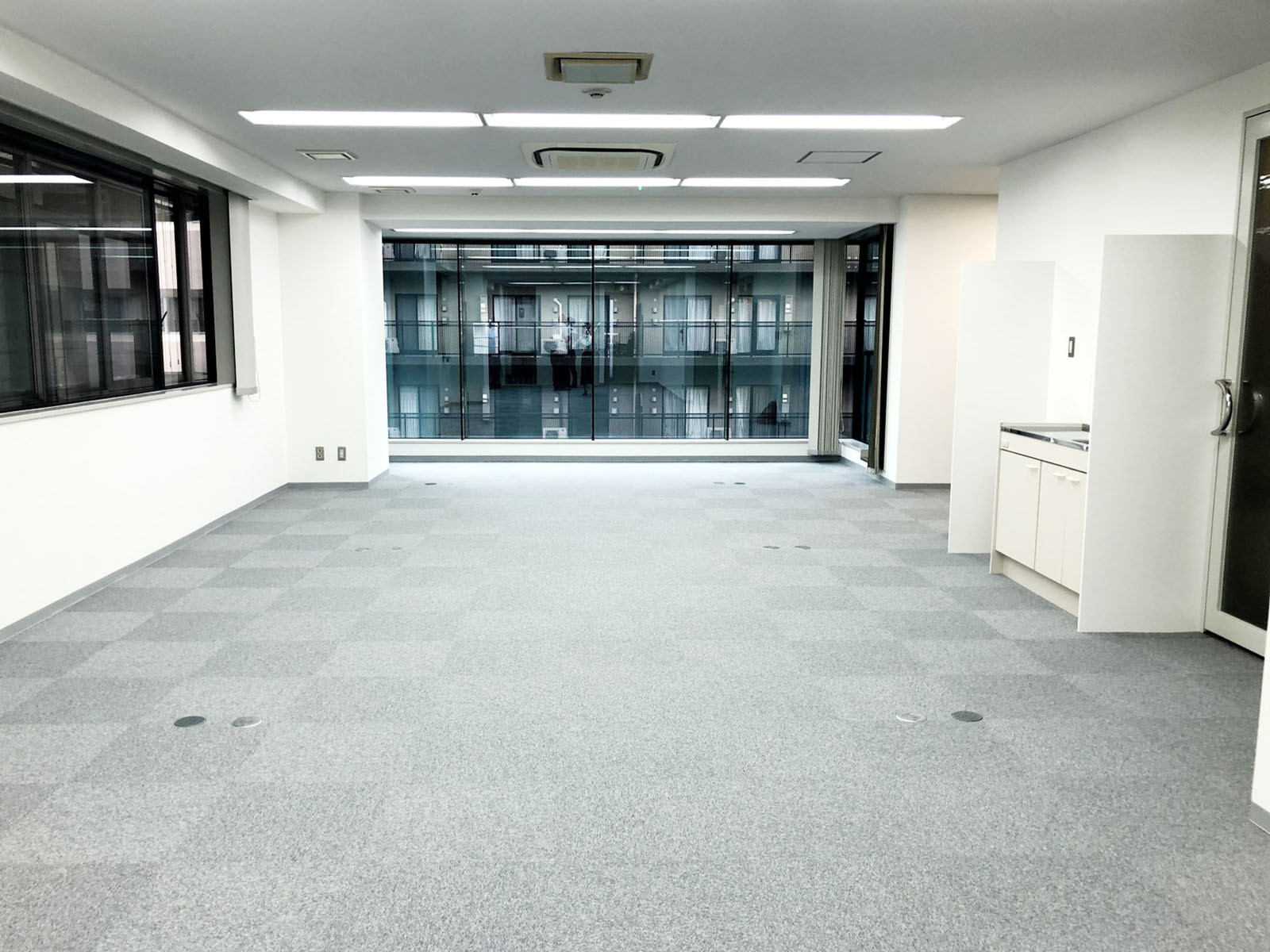 オフィス室内参考画像