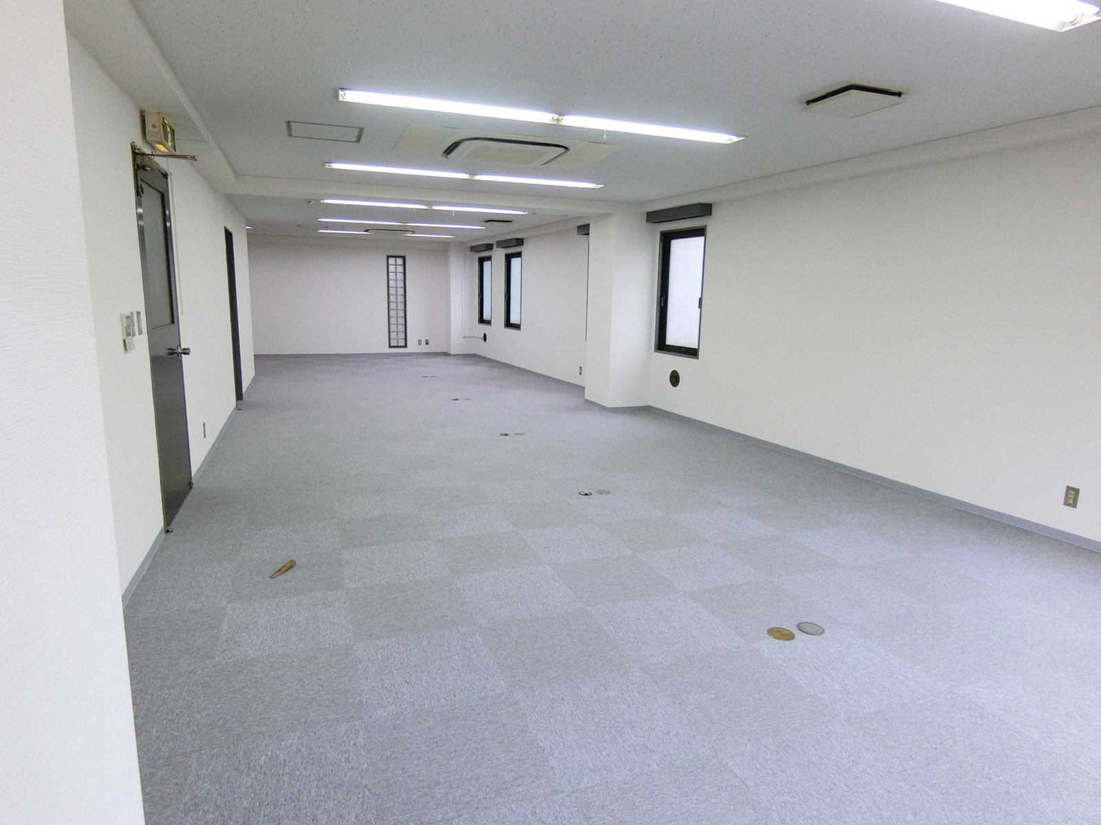 オフィス室内参考画像
