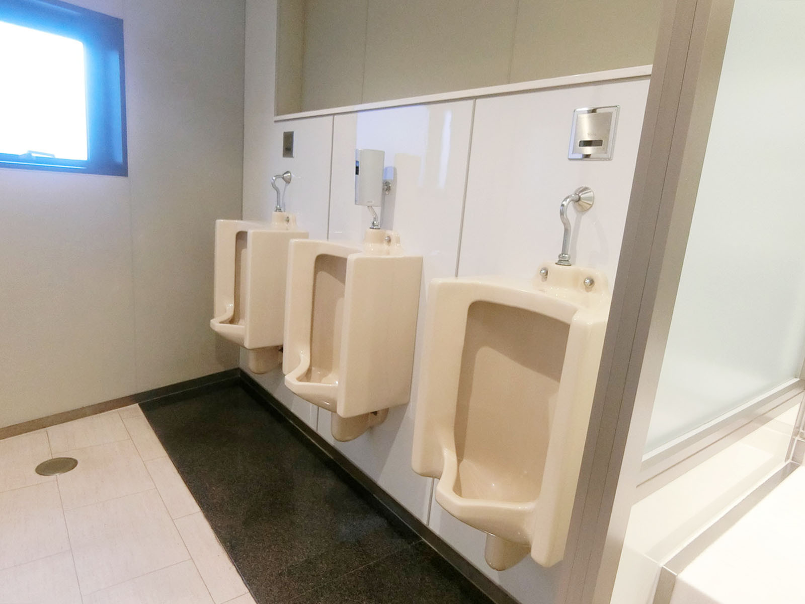 男性用トイレ