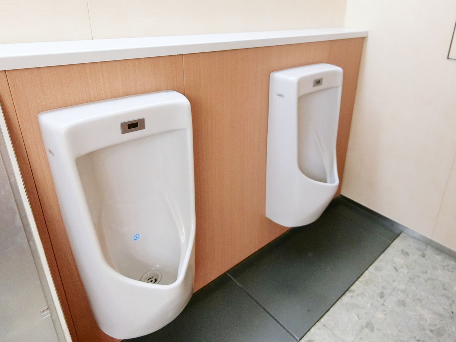 男性用トイレ