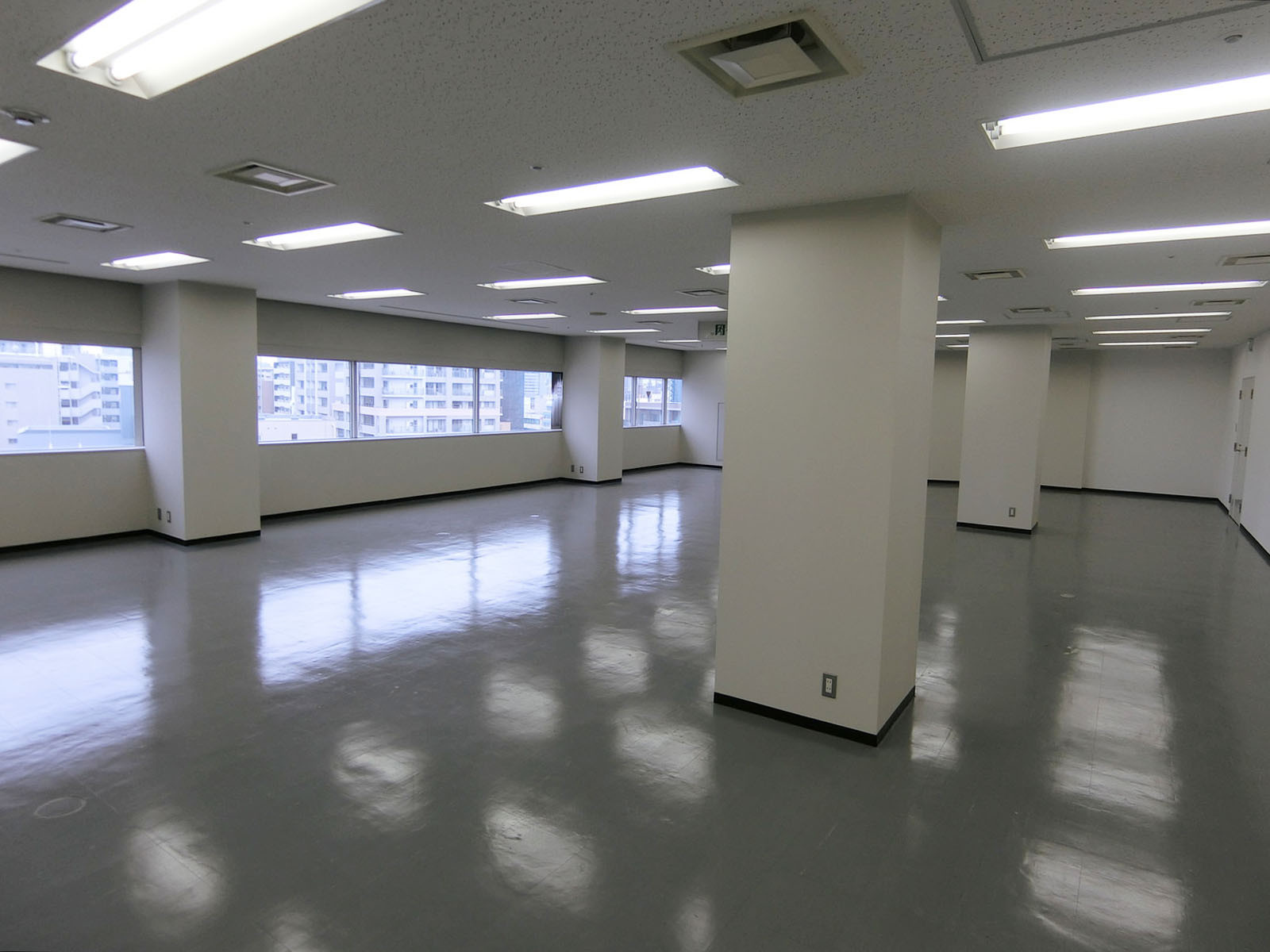 オフィス室内参考画像（9階・約56坪）