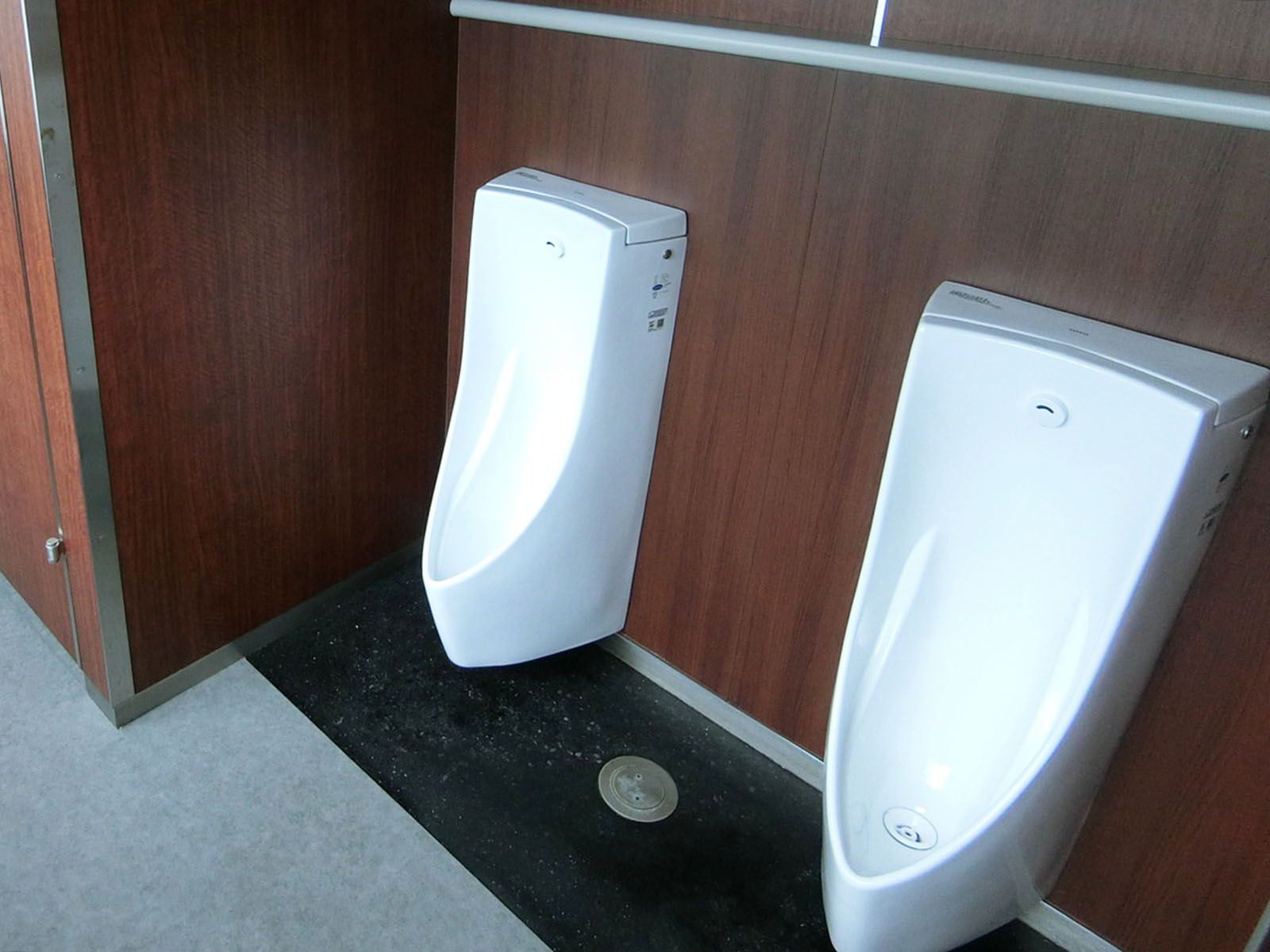 男性用トイレ