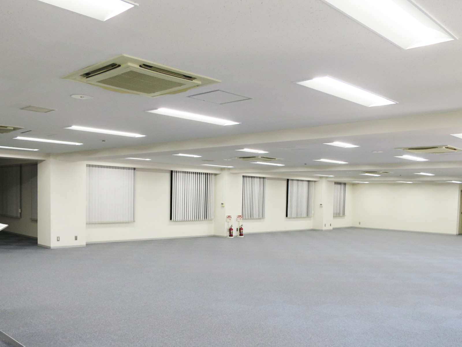 オフィス室内参考画像