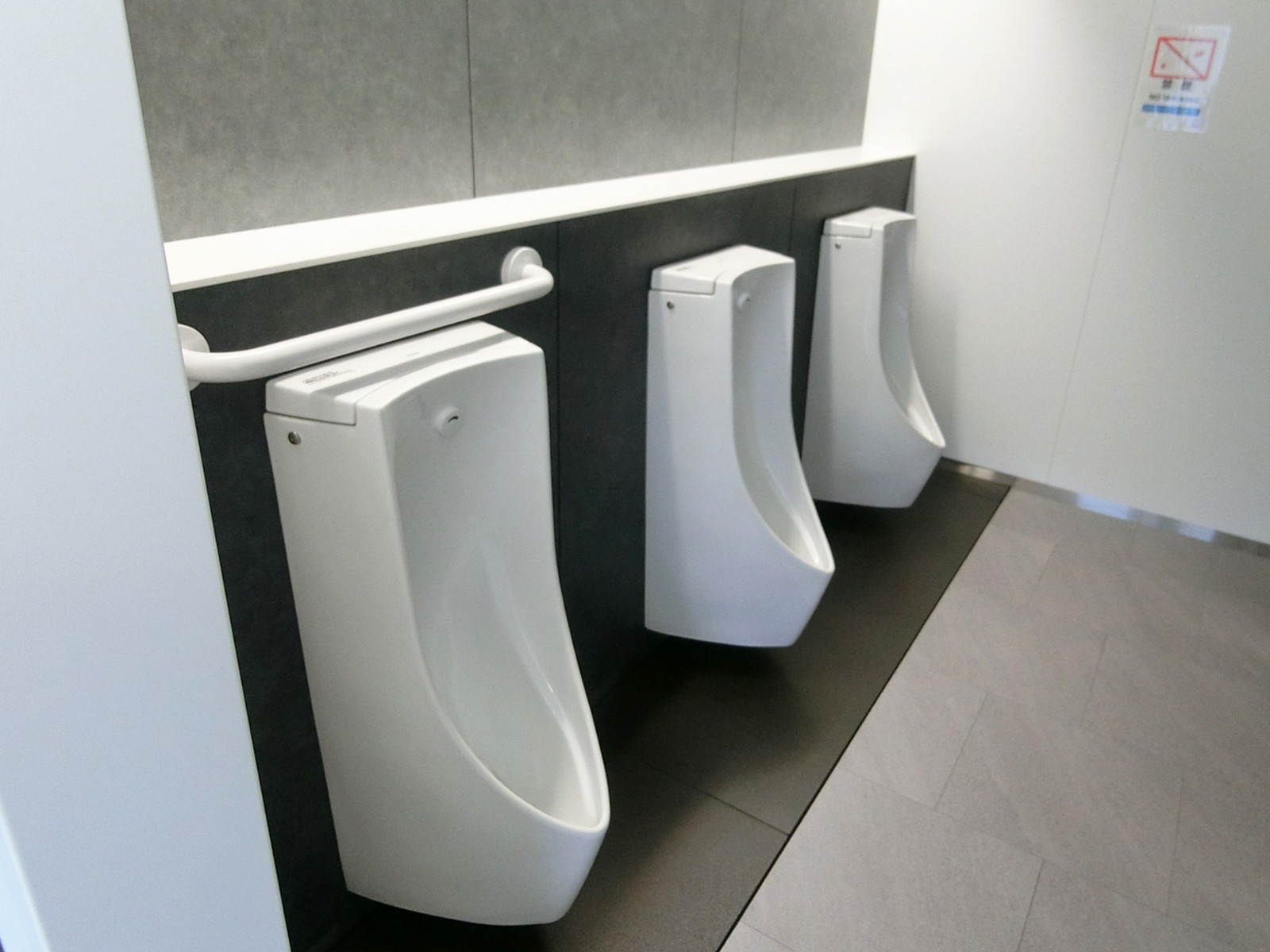 男性用トイレ
