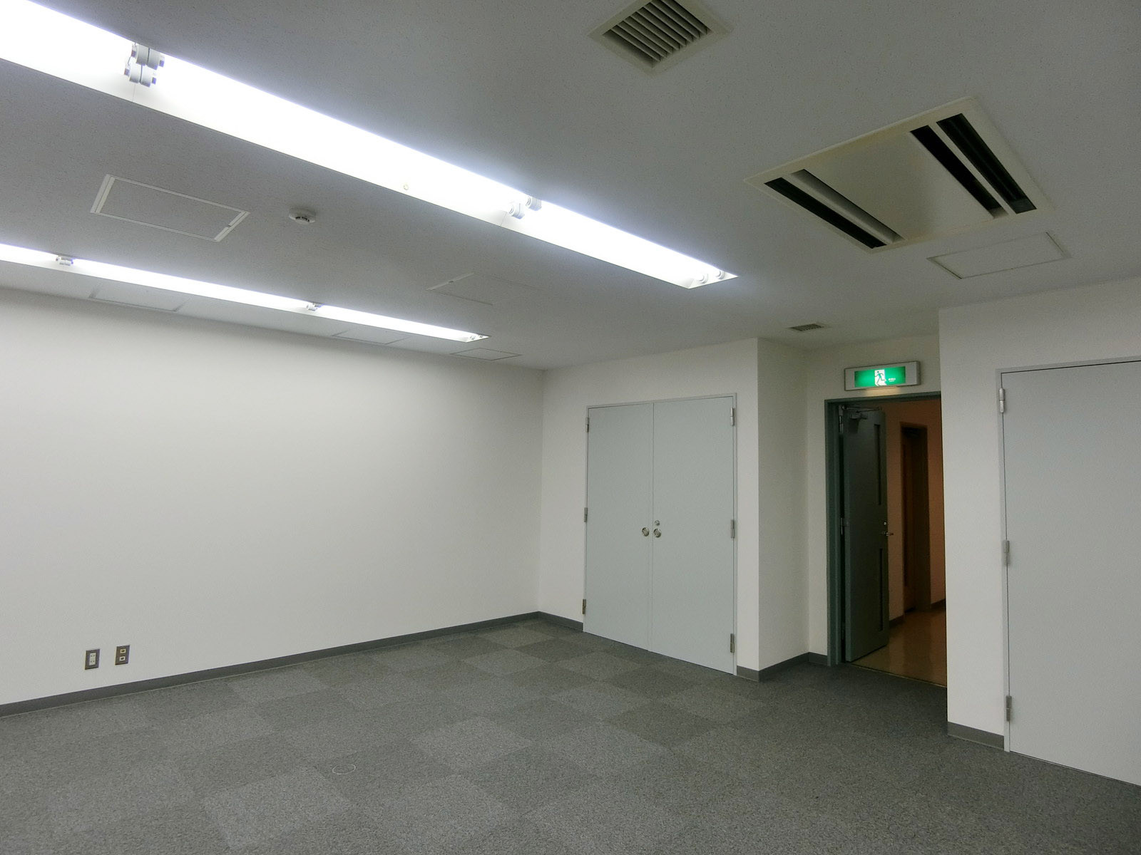 別角度の様子