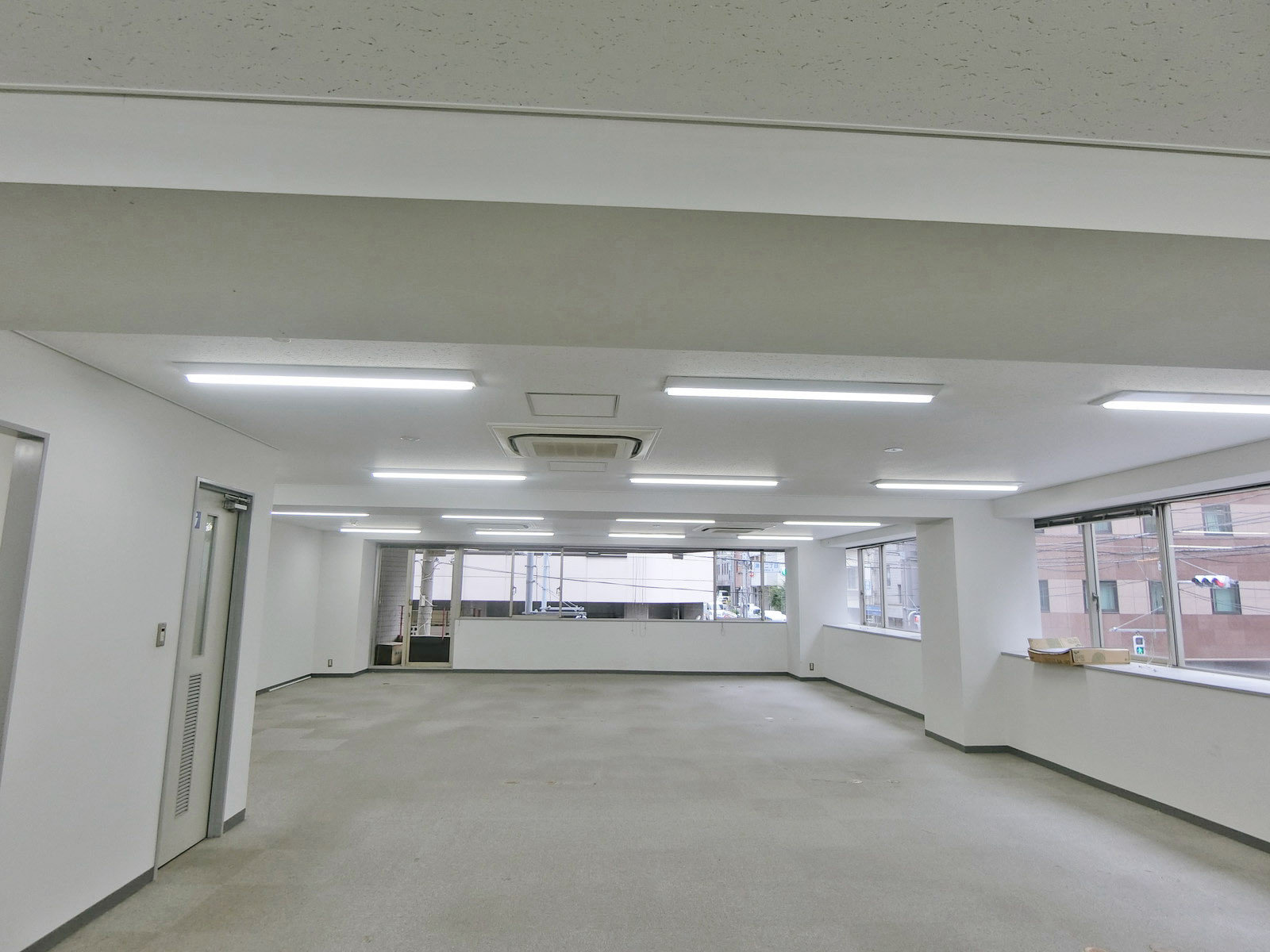 オフィス室内参考画像