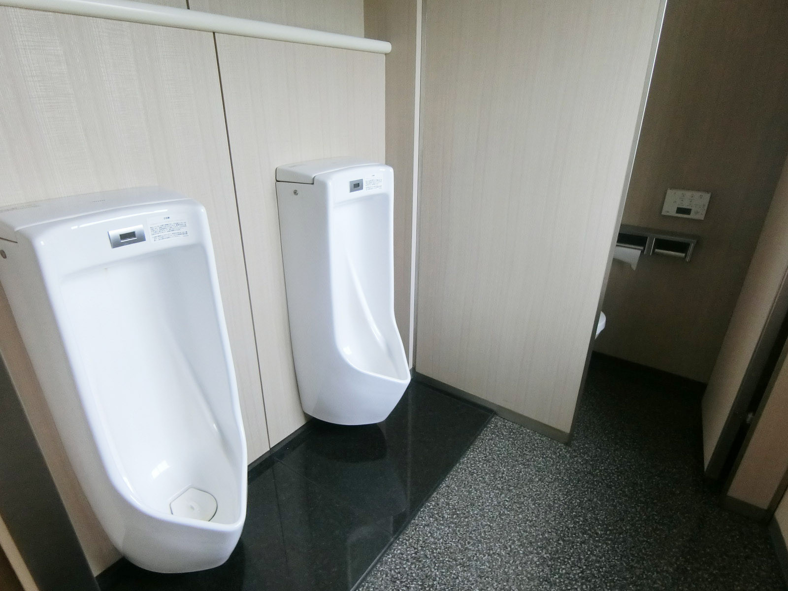 男性用トイレ