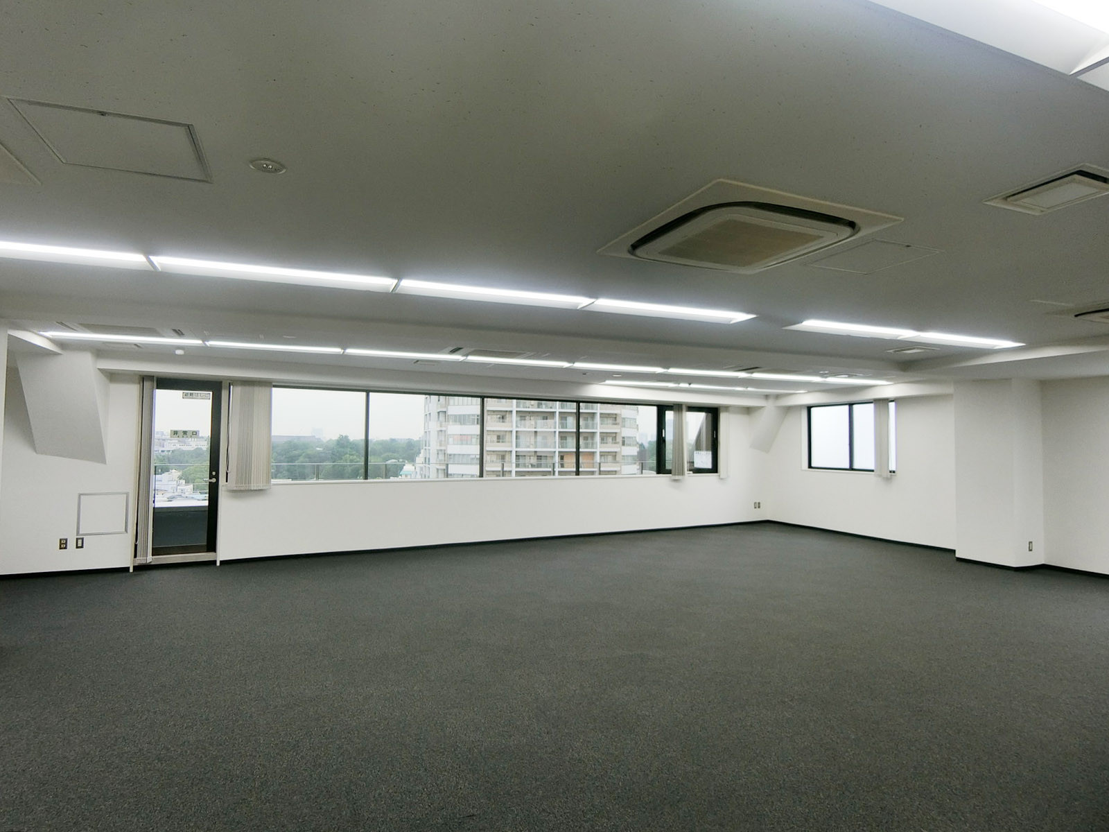 オフィス室内参考画像