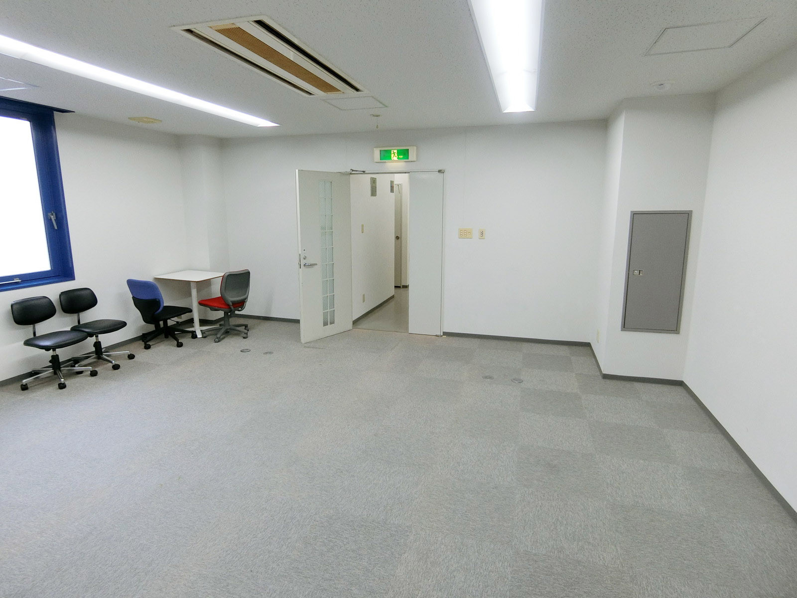 別角度の様子