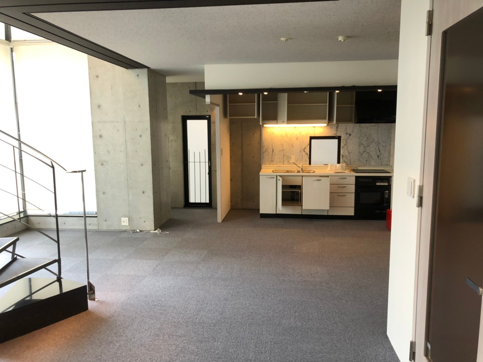 オフィス室内参考画像