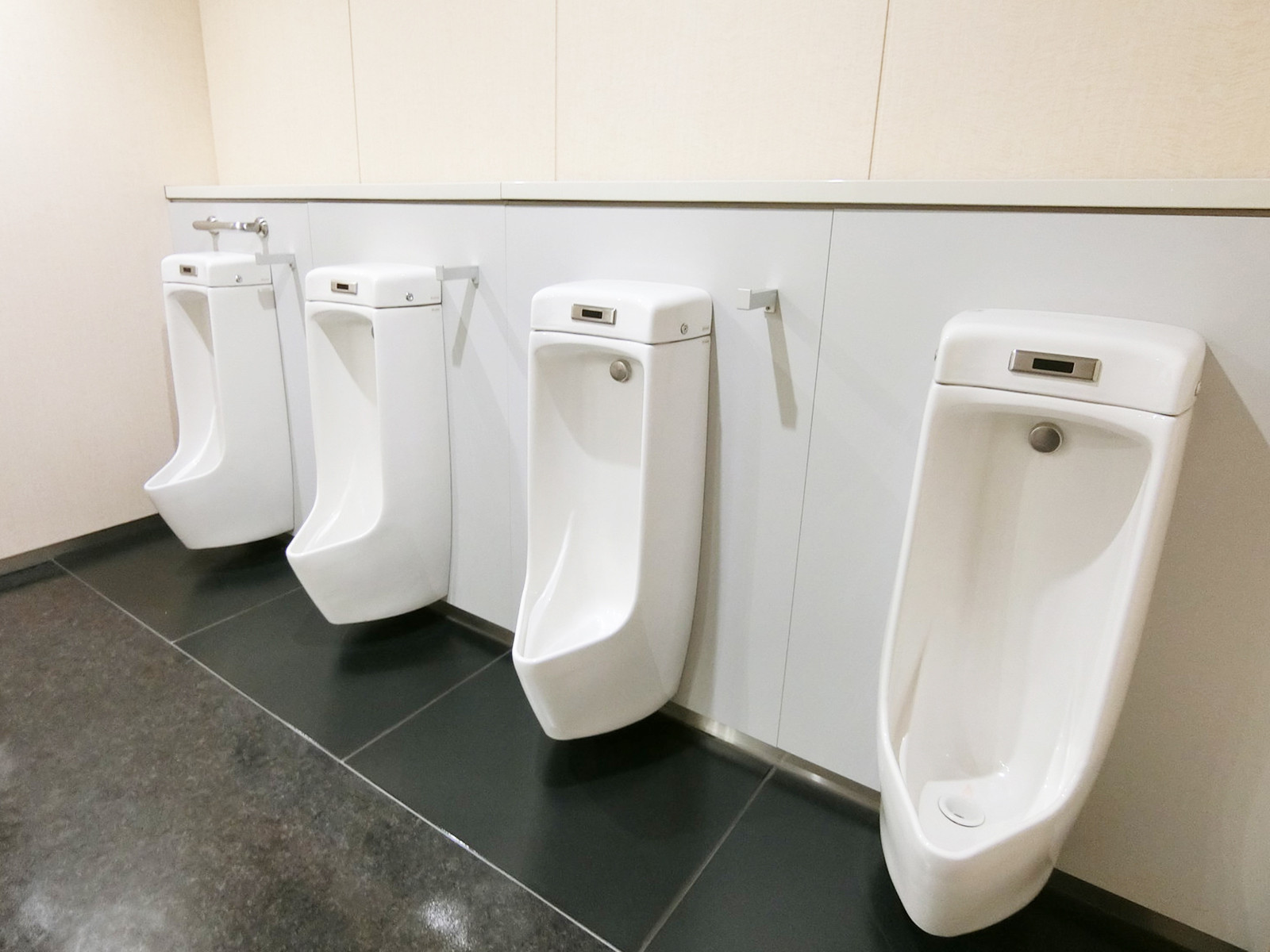男性用トイレ