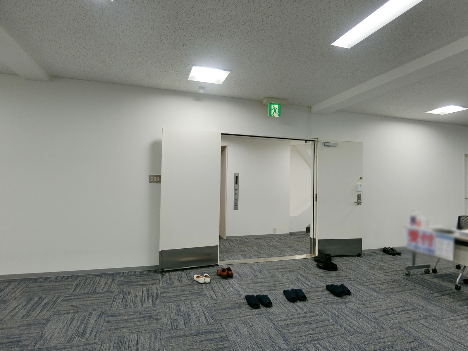 貸室出入口