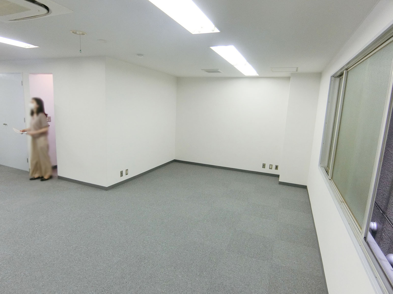 別角度の様子