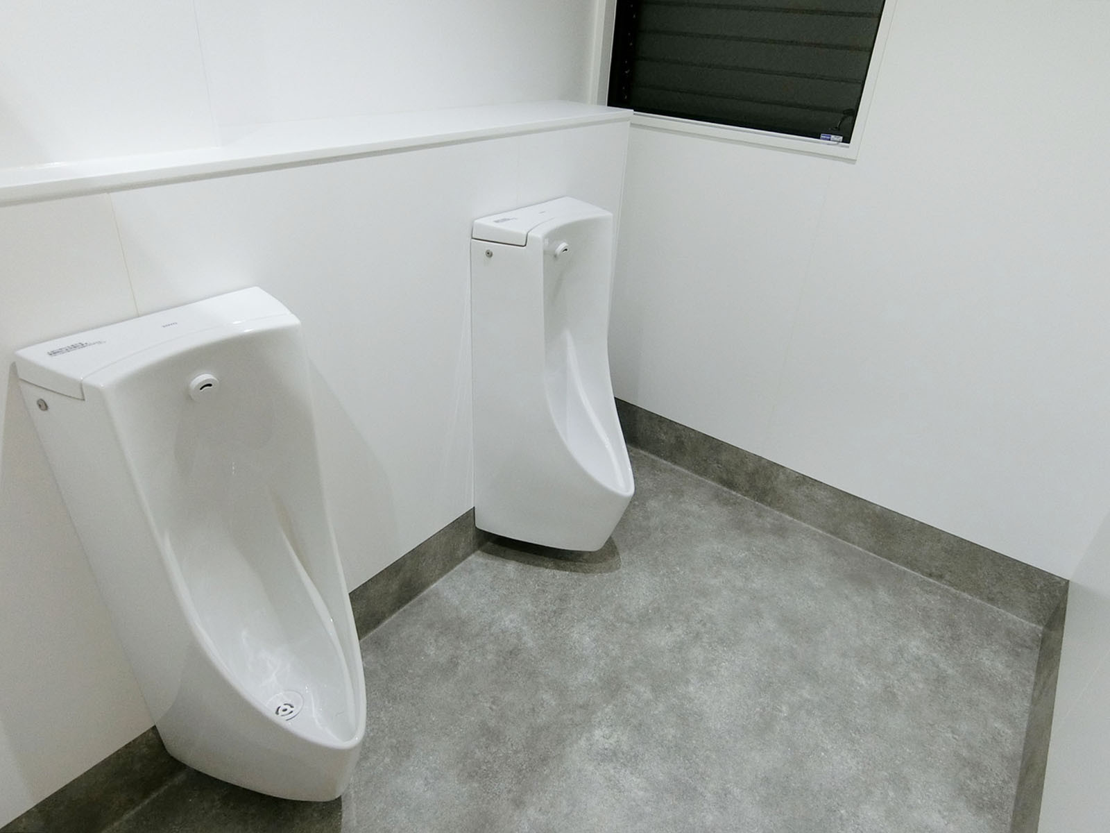 男性用トイレ